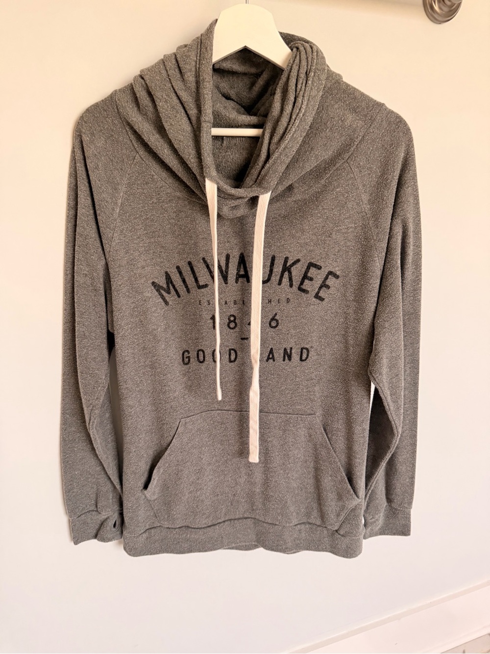 Milwaukee WI BUNDLE Pullover HoodieS - Casual Sweater ALL 4 - Picture 7 of 9